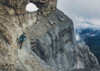 Gee Atherton’s Ridgeline IV: The Dolomites – Where Gravity Takes a Hike ????